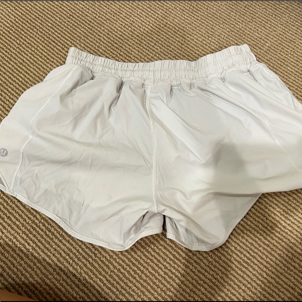 Lulu white shorts in long